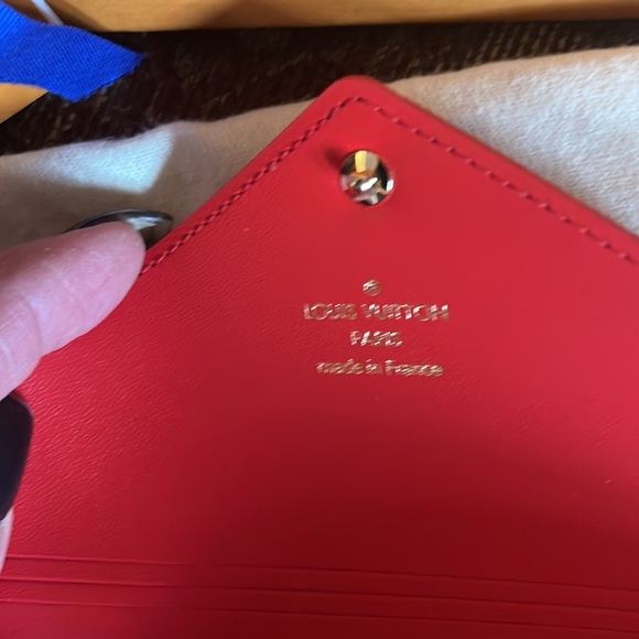 Kirigami Medium. Never used purchased 6/2021 no date code micro chip. - Picture 4 of 10